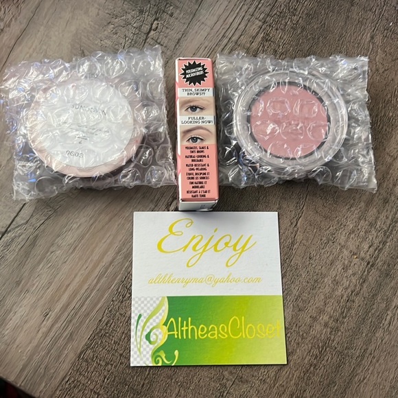 MAKEUP Bundle - Picture 3 of 7